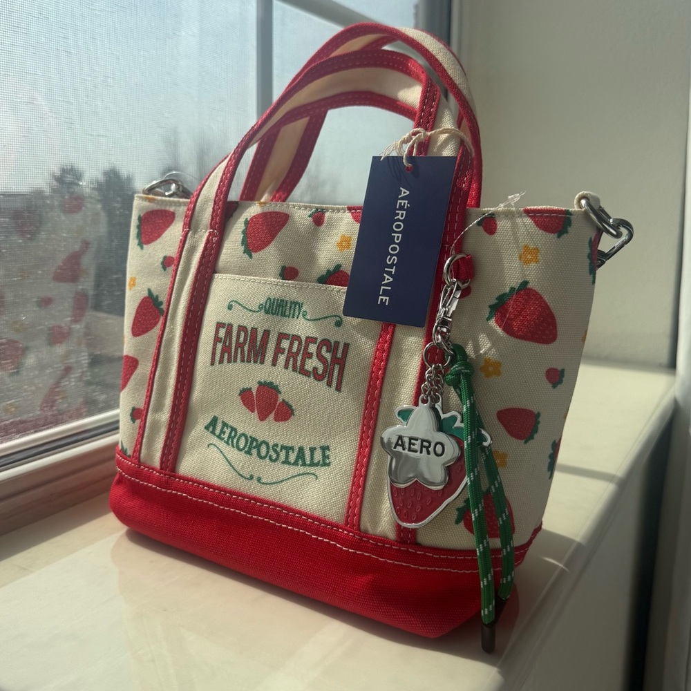 NWT Aeropostale 'Farm Fresh' Strawberry Canvas Tote